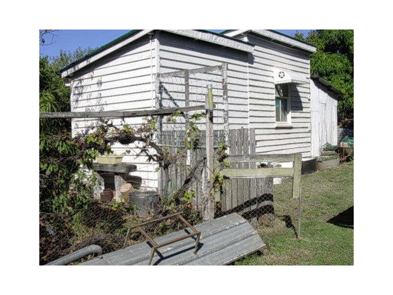 11 Mount Rose Street, Eidsvold QLD 4627
