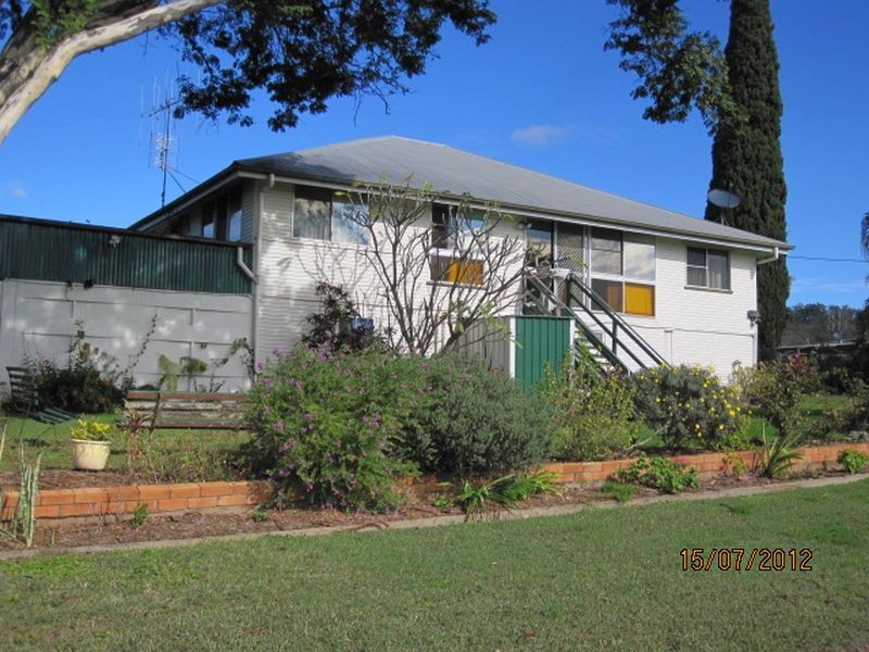 11 Mount Rose Street, Eidsvold QLD 4627