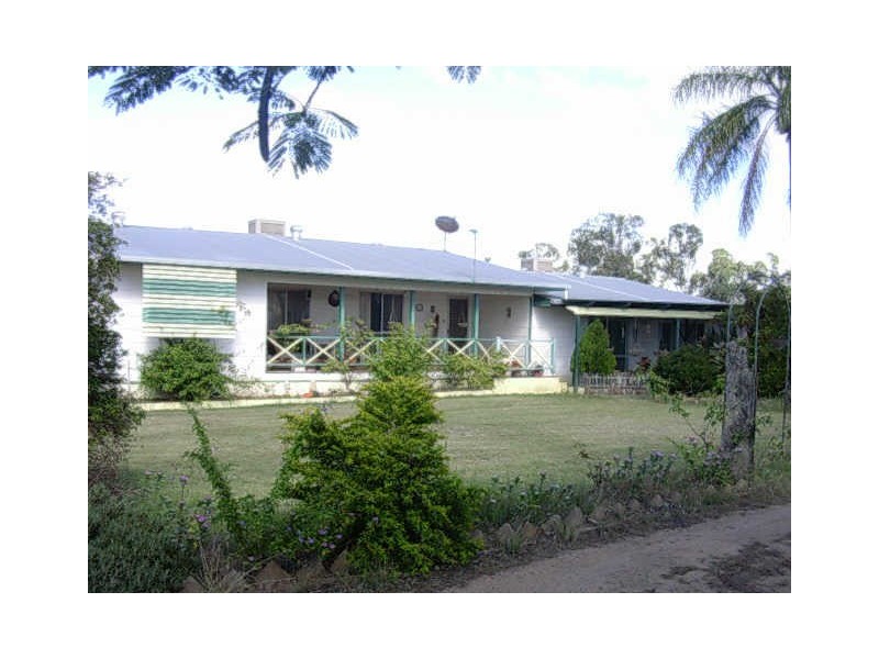 42 Adelong Street, Gayndah QLD 4625