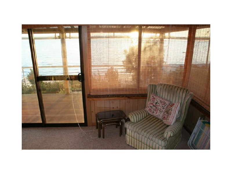 7 Harvey Crescent, Black Point SA 5571