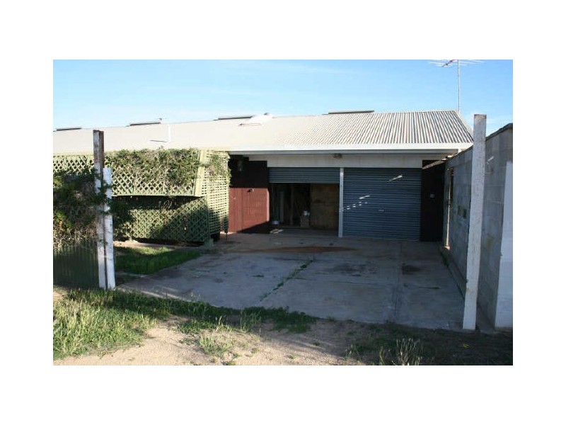 11 Moonta Terrace, Port Clinton SA 5570