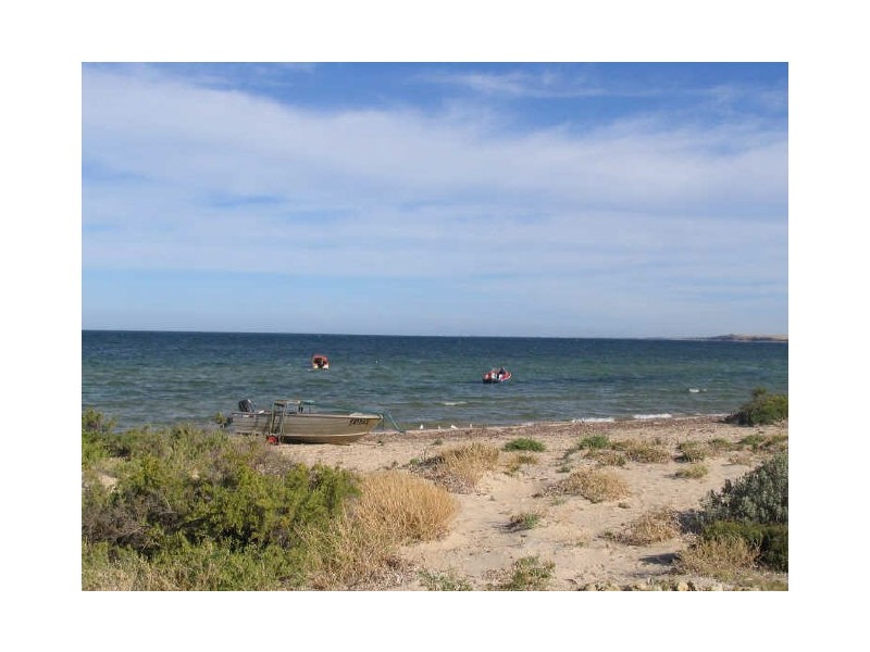 16 Davey Road, Rogues Point SA 5571