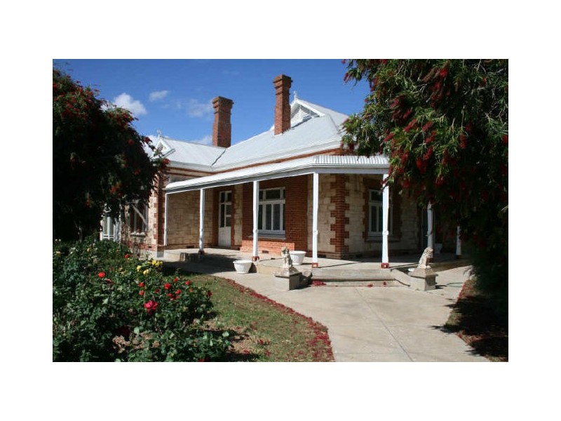 11 Elizabeth Street, Maitland SA 5573