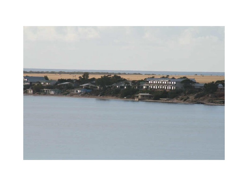 2/151a Harvey Crescent, Black Point SA 5571