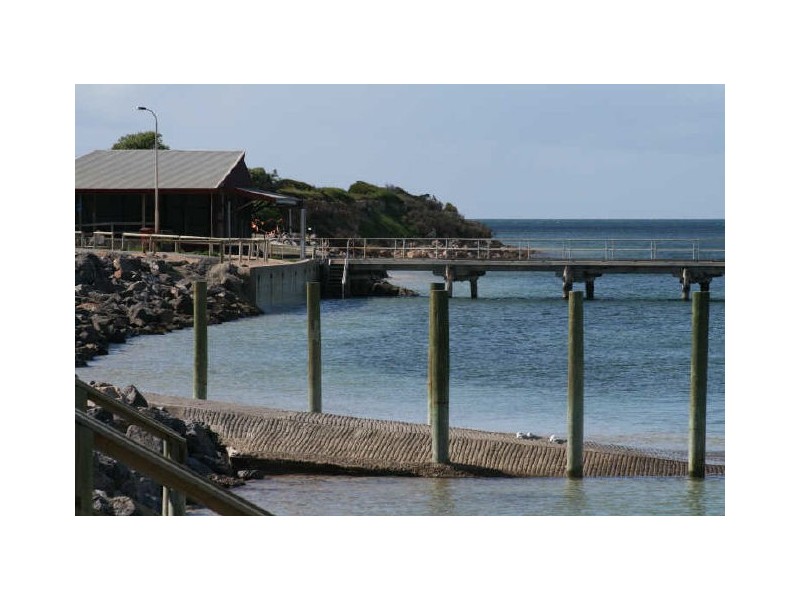 5 Esplanade, Port Julia SA 5575