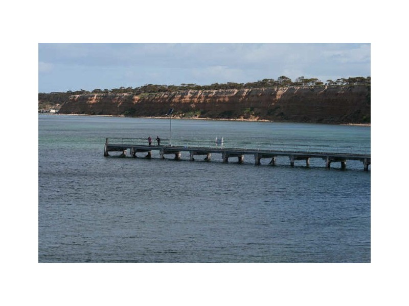5 Esplanade, Port Julia SA 5575