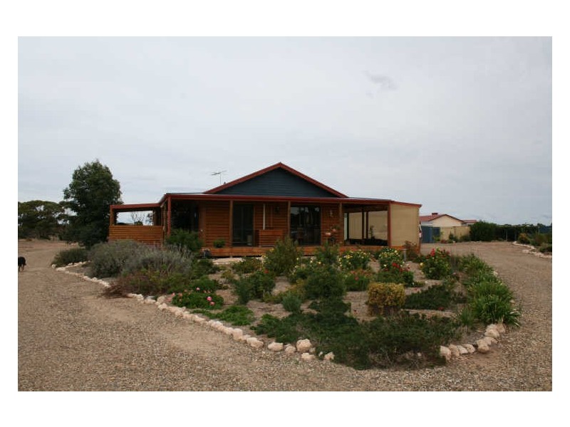 2 Falie Drive, Price SA 5570