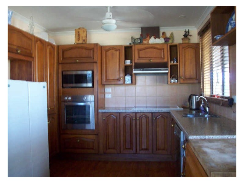 2 Falie Drive, Price SA 5570