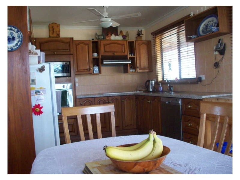 2 Falie Drive, Price SA 5570