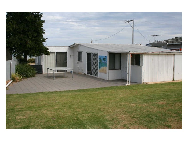 1 Yoolamardy Parade, Port Clinton SA 5570
