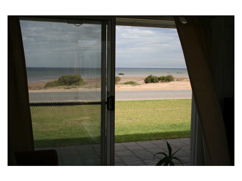 1 Yoolamardy Parade, Port Clinton SA 5570