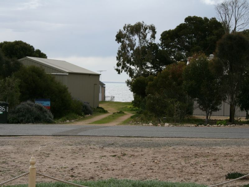 704 Black Point Drive, Black Point SA 5571