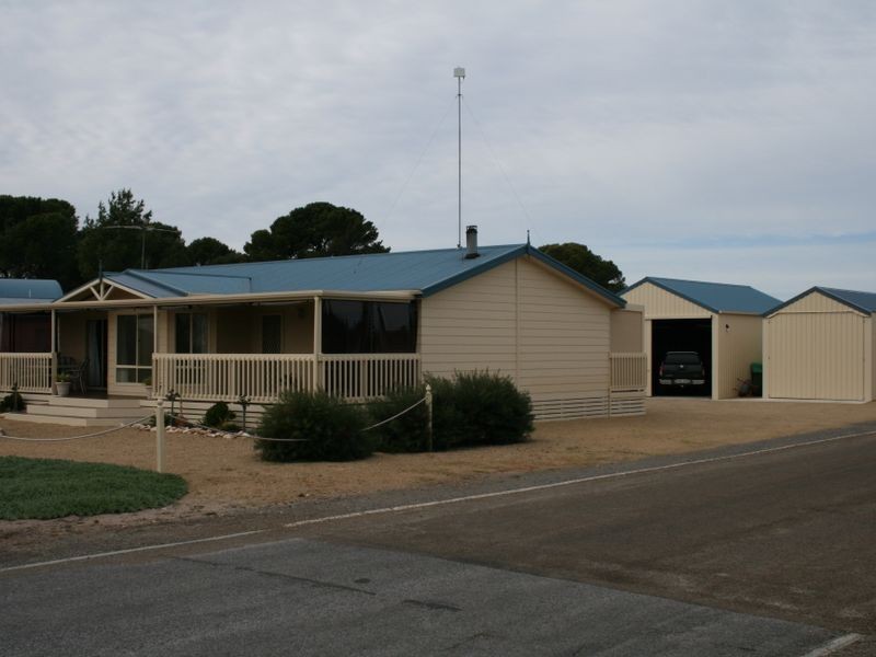 704 Black Point Drive, Black Point SA 5571