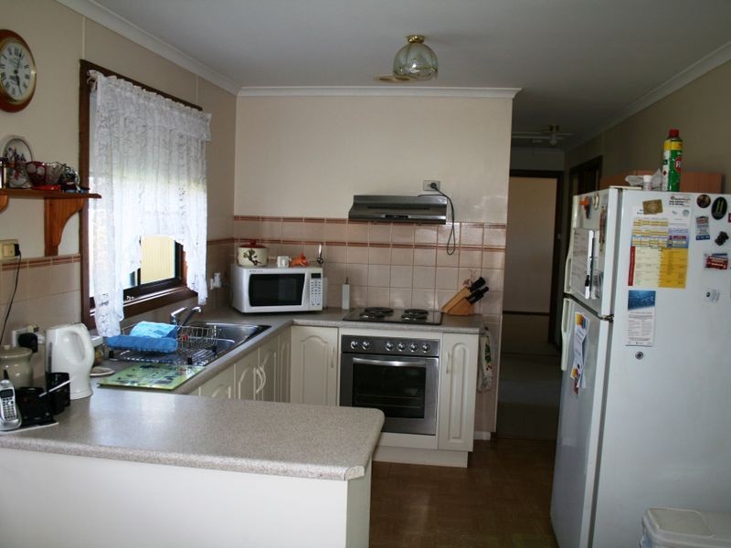 4 Wandilta Terrace, Port Clinton SA 5570