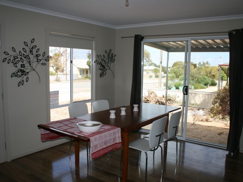 1 Gardner Street, Price SA 5570