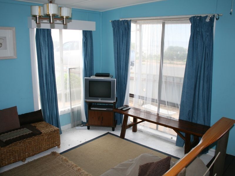 11 Yoolamardy Parade, Port Clinton SA 5570