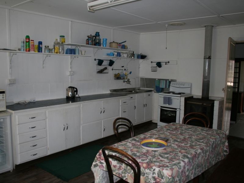 11 Yoolamardy Parade, Port Clinton SA 5570