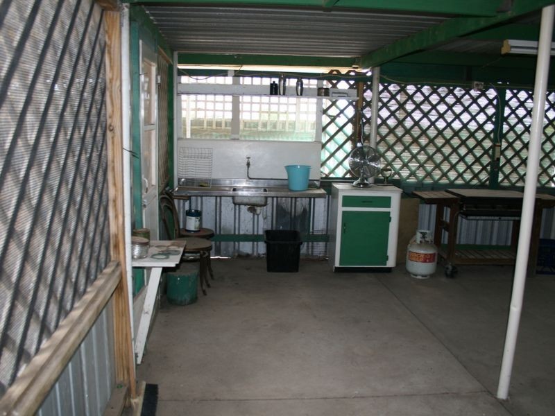 11 Yoolamardy Parade, Port Clinton SA 5570