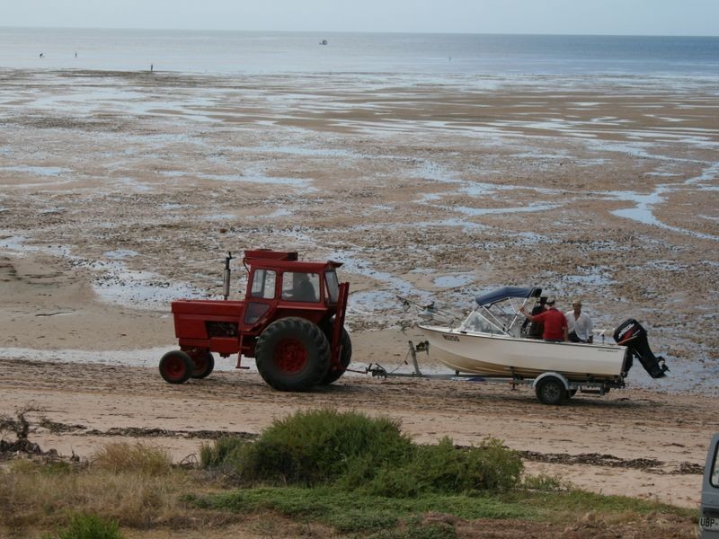 11 Yoolamardy Parade, Port Clinton SA 5570