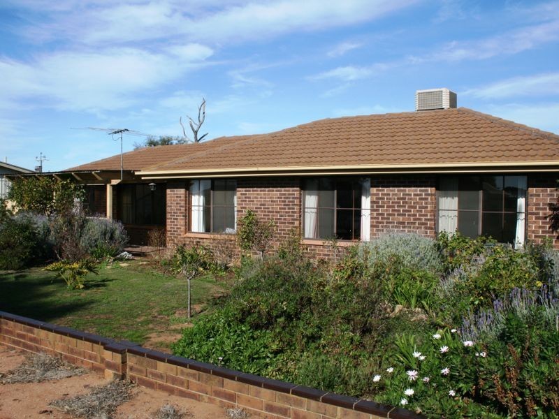 9 Annie Watt Street, Price SA 5570