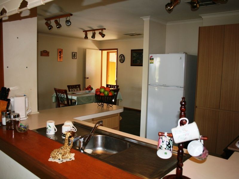 9 Annie Watt Street, Price SA 5570