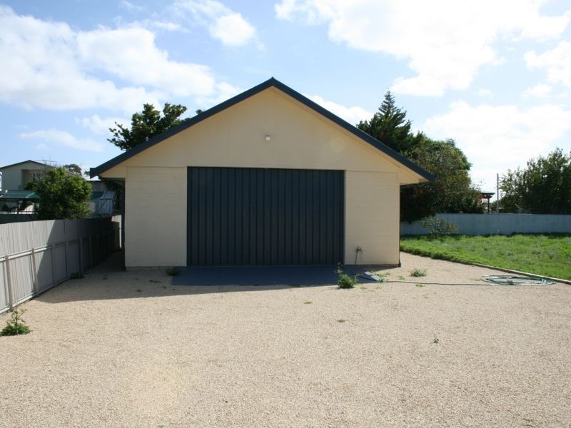 17 Devon Street, Price SA 5570