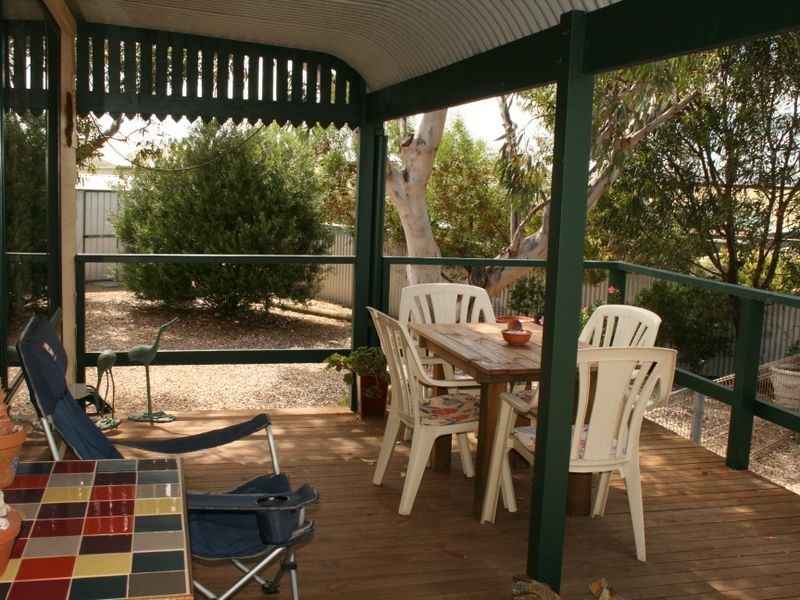 10 Barton Road, Tiddy Widdy Beach SA 5571