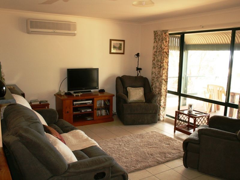 10 Barton Road, Tiddy Widdy Beach SA 5571