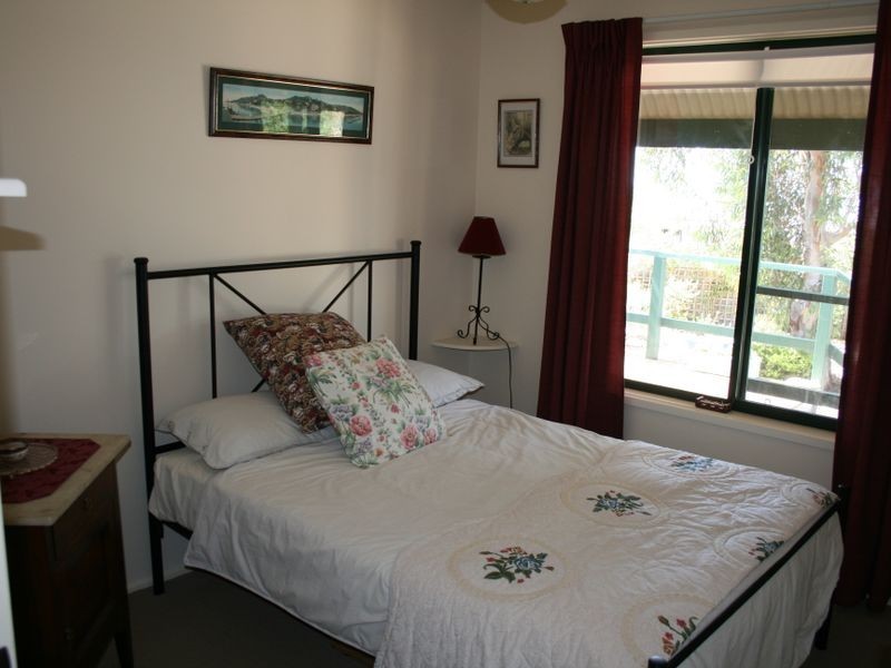 10 Barton Road, Tiddy Widdy Beach SA 5571