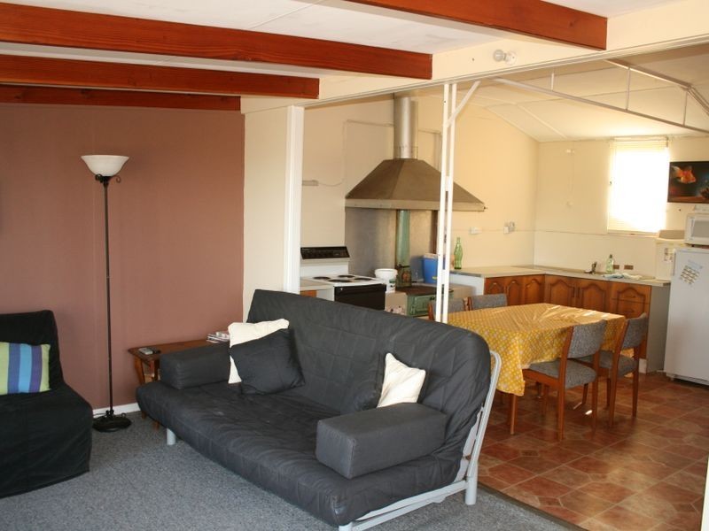 38 The Esplanade, Price SA 5570