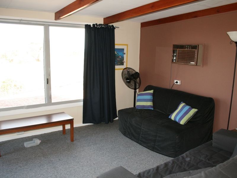 38 The Esplanade, Price SA 5570