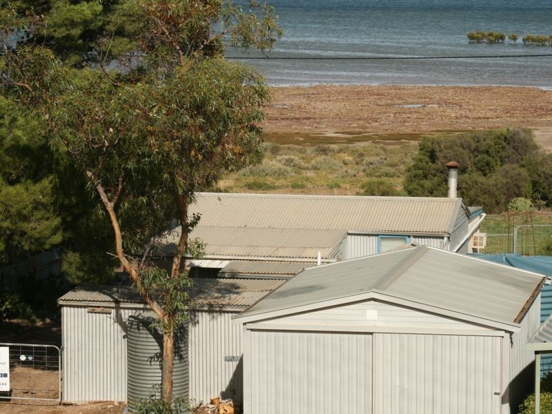 38 The Esplanade, Price SA 5570