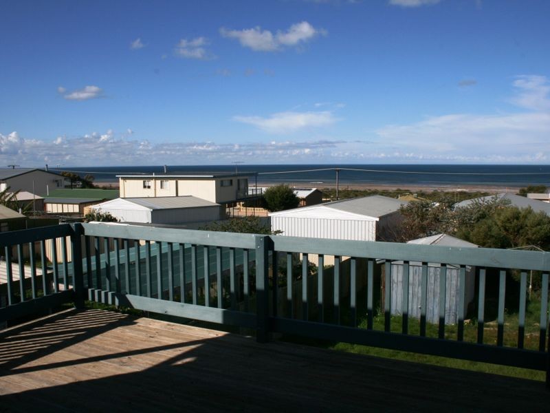 20 Barton Road, Tiddy Widdy Beach SA 5571