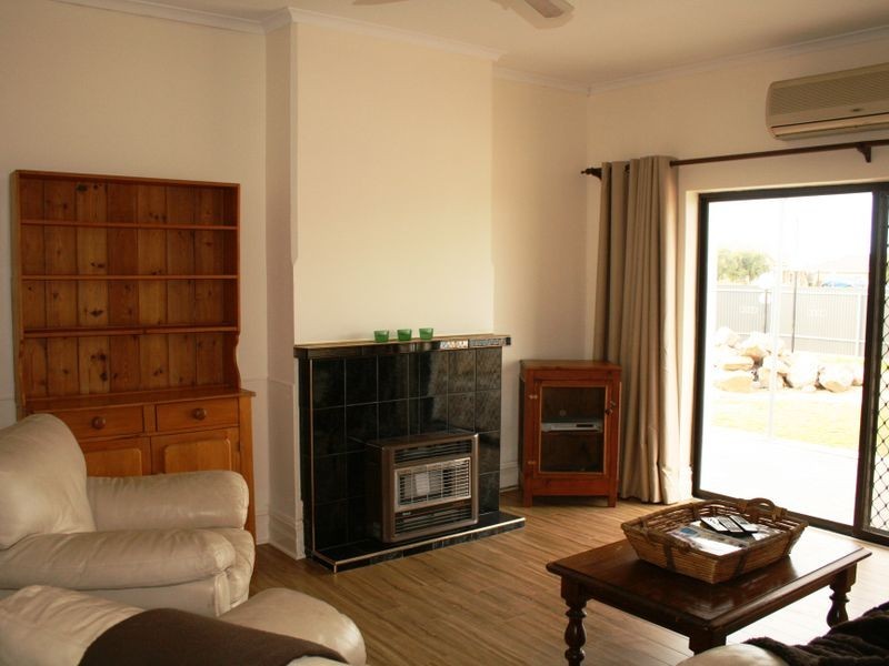 10 Fourth Street, Ardrossan SA 5571
