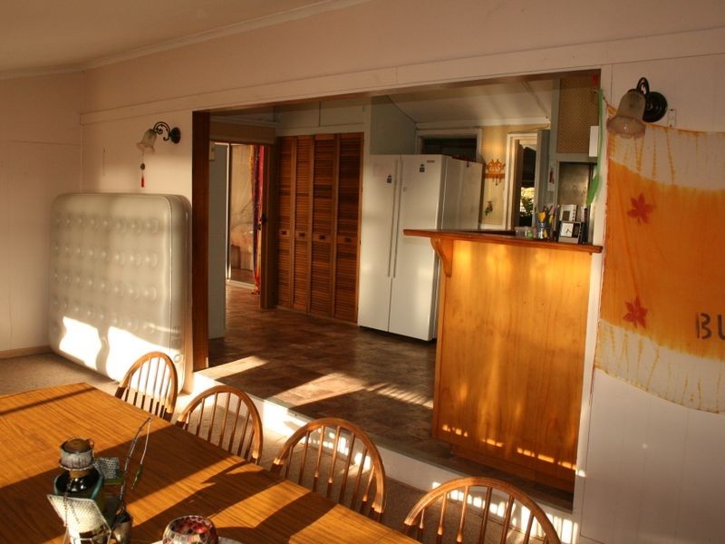 18 The Esplanade, Price SA 5570