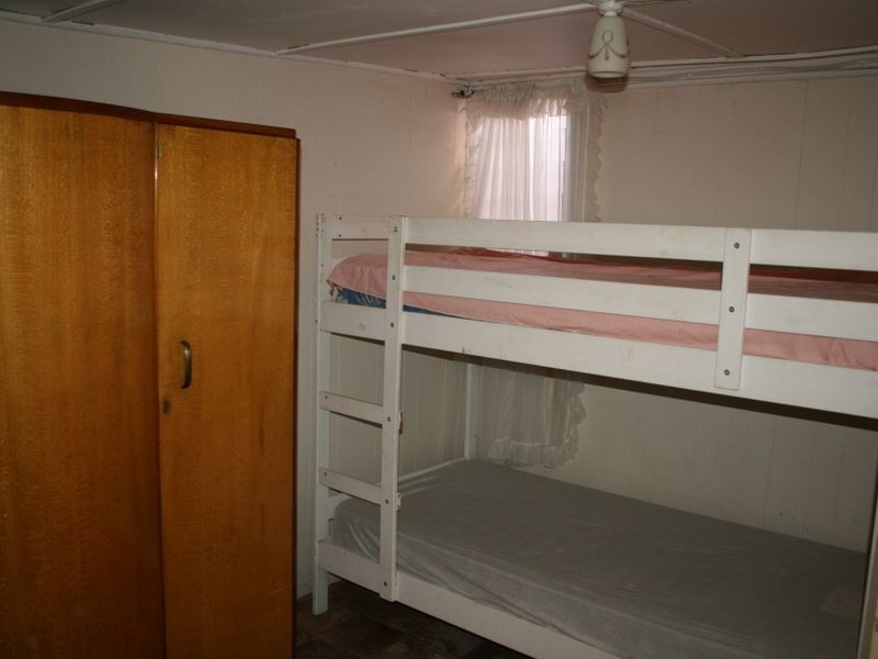 18 The Esplanade, Price SA 5570