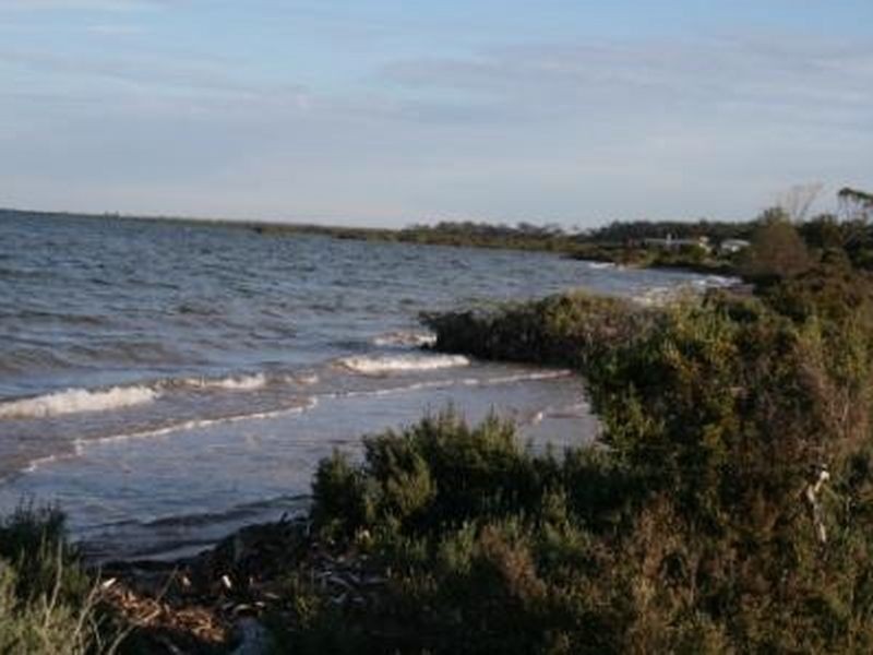 18 The Esplanade, Price SA 5570