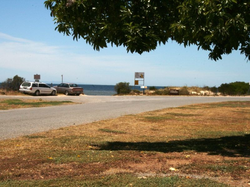 13 Beach Road, Pine Point SA 5571