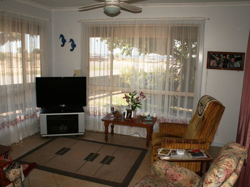 13 Beach Road, Pine Point SA 5571