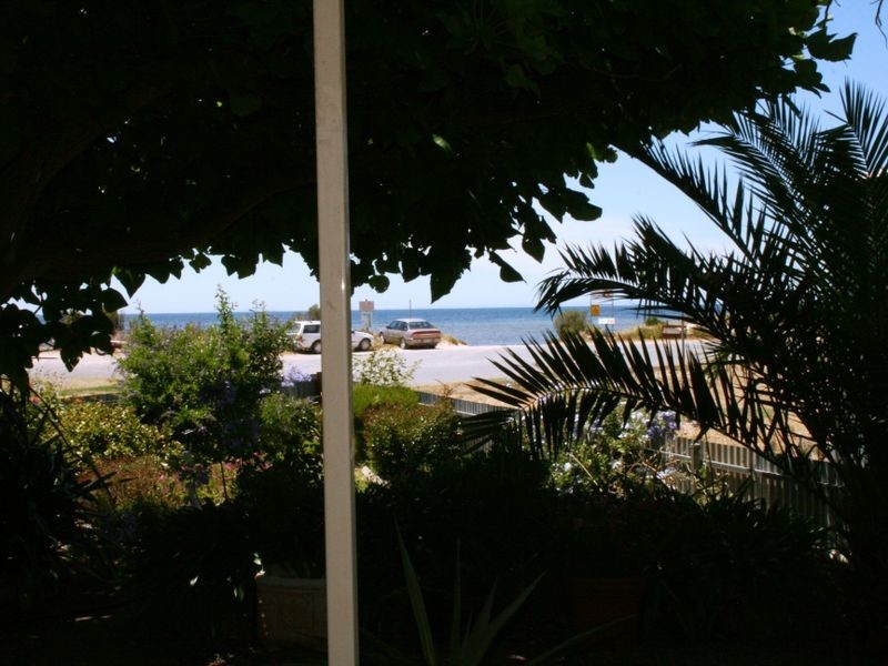 13 Beach Road, Pine Point SA 5571