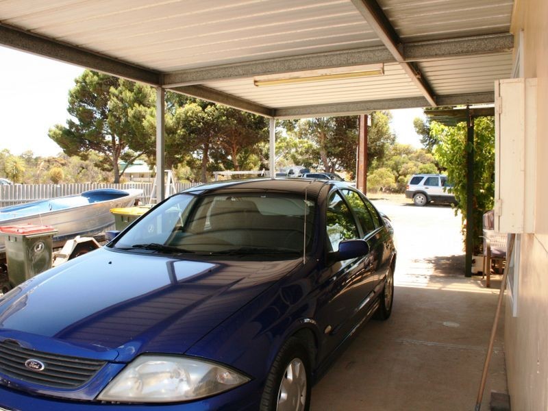 13 Beach Road, Pine Point SA 5571