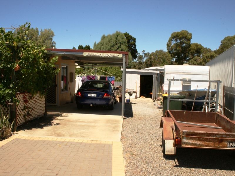 13 Beach Road, Pine Point SA 5571