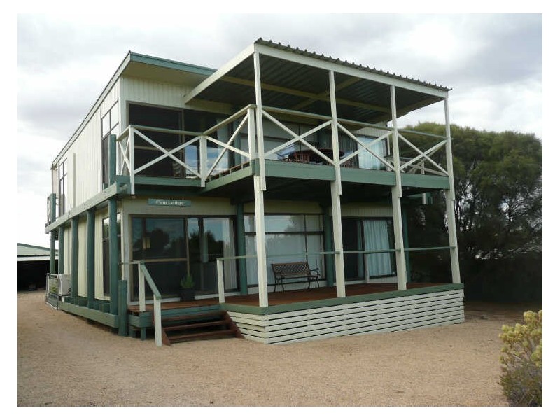 5 Chapman Road, Rogues Point SA 5571