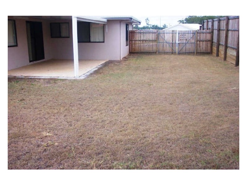 4 Rothbury Place, New Auckland QLD 4680