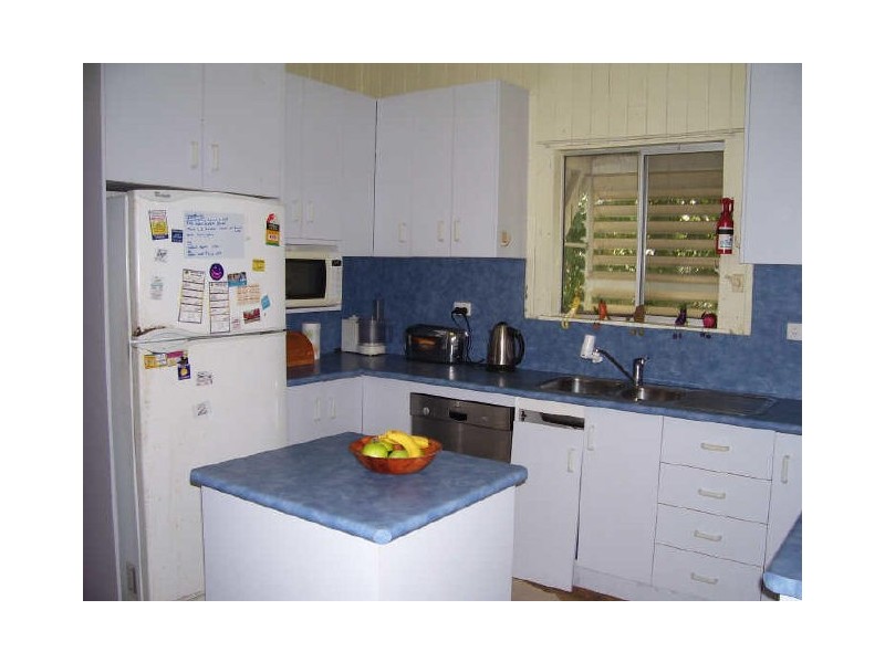 40 Agnes Street, South Gladstone QLD 4680