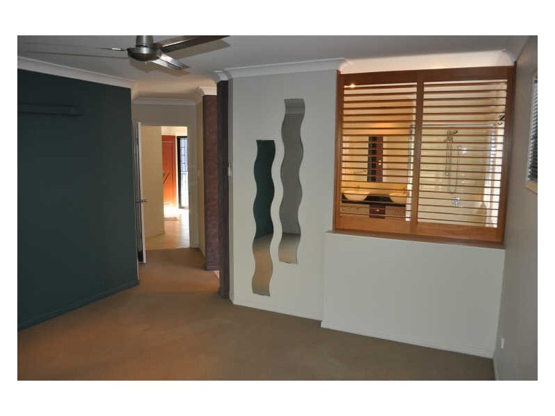 19 Wivenhoe Close, Clinton QLD 4680