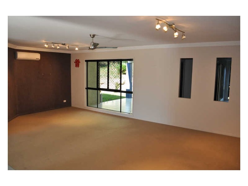 19 Wivenhoe Close, Clinton QLD 4680