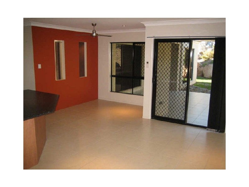 19 Wivenhoe Close, Clinton QLD 4680