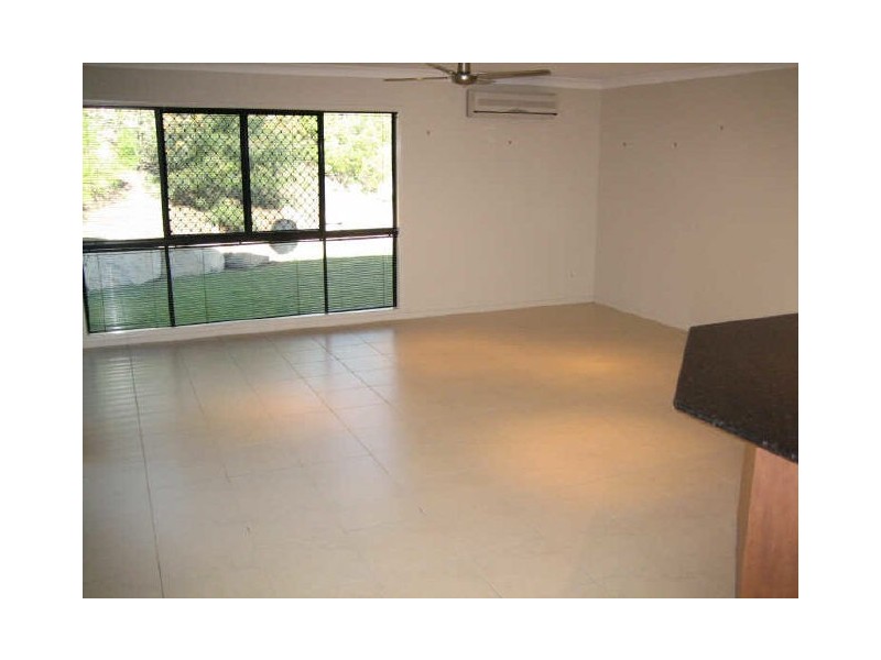 19 Wivenhoe Close, Clinton QLD 4680
