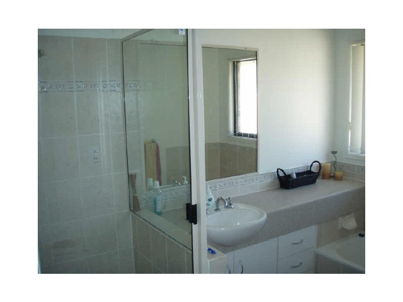 98 Col Brown Avenue, Clinton QLD 4680